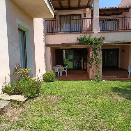 Localita Cala Del Faro. Affitto Bilocale Con Portico E Giardino. * ポルト・チェルボ