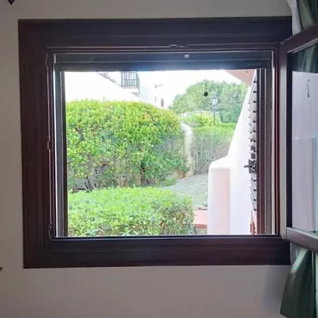 アパート Localita Cala Del Faro. Affitto Bilocale Con Portico E Giardino.