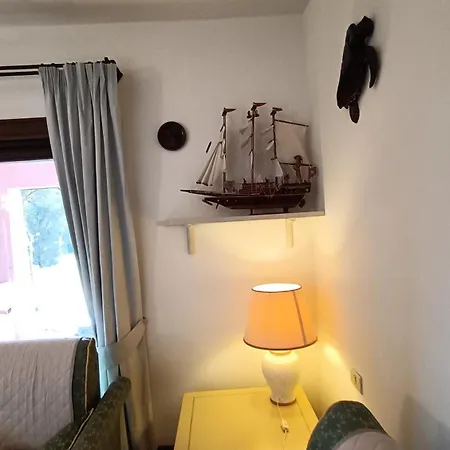 Localita Cala Del Faro. Affitto Bilocale Con Portico E Giardino. Appartement
