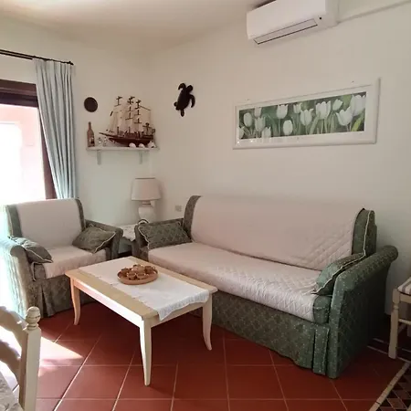 Appartement Localita Cala Del Faro. Affitto Bilocale Con Portico E Giardino. *