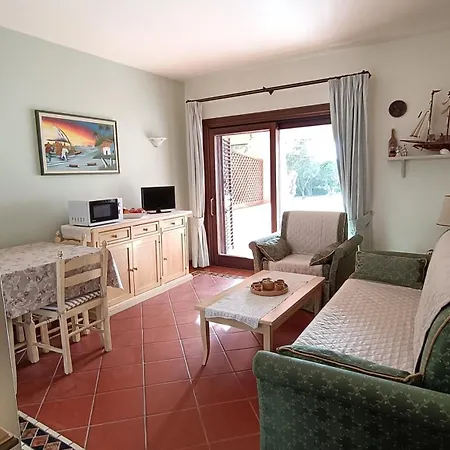 Localita Cala Del Faro. Affitto Bilocale Con Portico E Giardino. Appartement *
