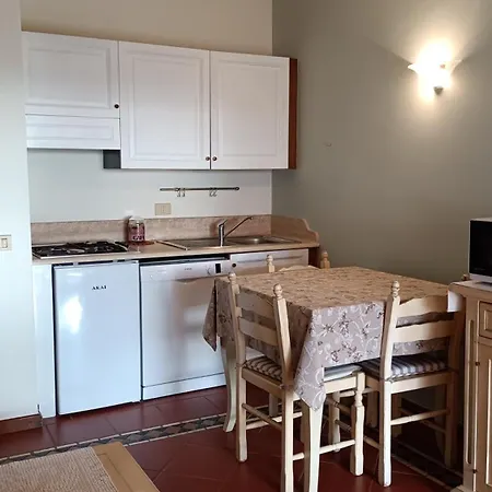 Appartement Localita Cala Del Faro. Affitto Bilocale Con Portico E Giardino. Porto Cervo