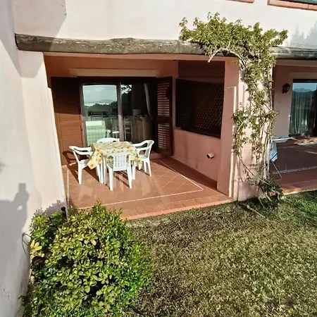 Localita Cala Del Faro. Affitto Bilocale Con Portico E Giardino. Appartement