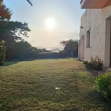 Localita Cala Del Faro. Affitto Bilocale Con Portico E Giardino. Appartement