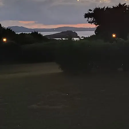 Localita Cala Del Faro. Affitto Bilocale Con Portico E Giardino. *