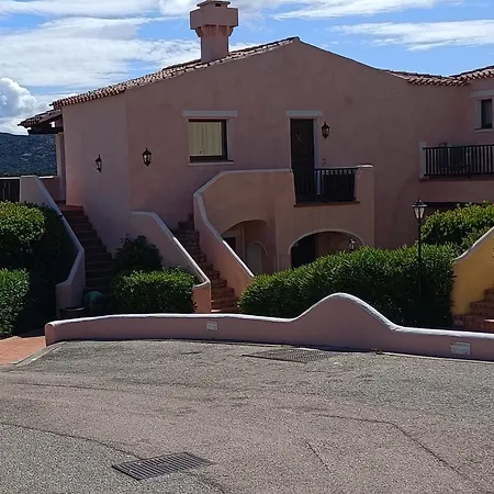 Lejlighed Localita Cala Del Faro. Affitto Bilocale Con Portico E Giardino.